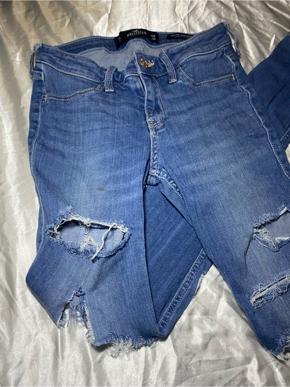 Hollister ripped jeans - Picture 2 of 10